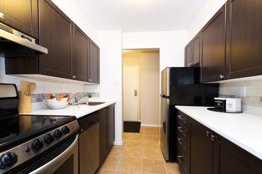 860 Blackthorne Apartments - CLV Group | 860 Blackthorne Ave, Ottawa, ON K1K 3Y7, Canada | Phone: (613) 518-1095