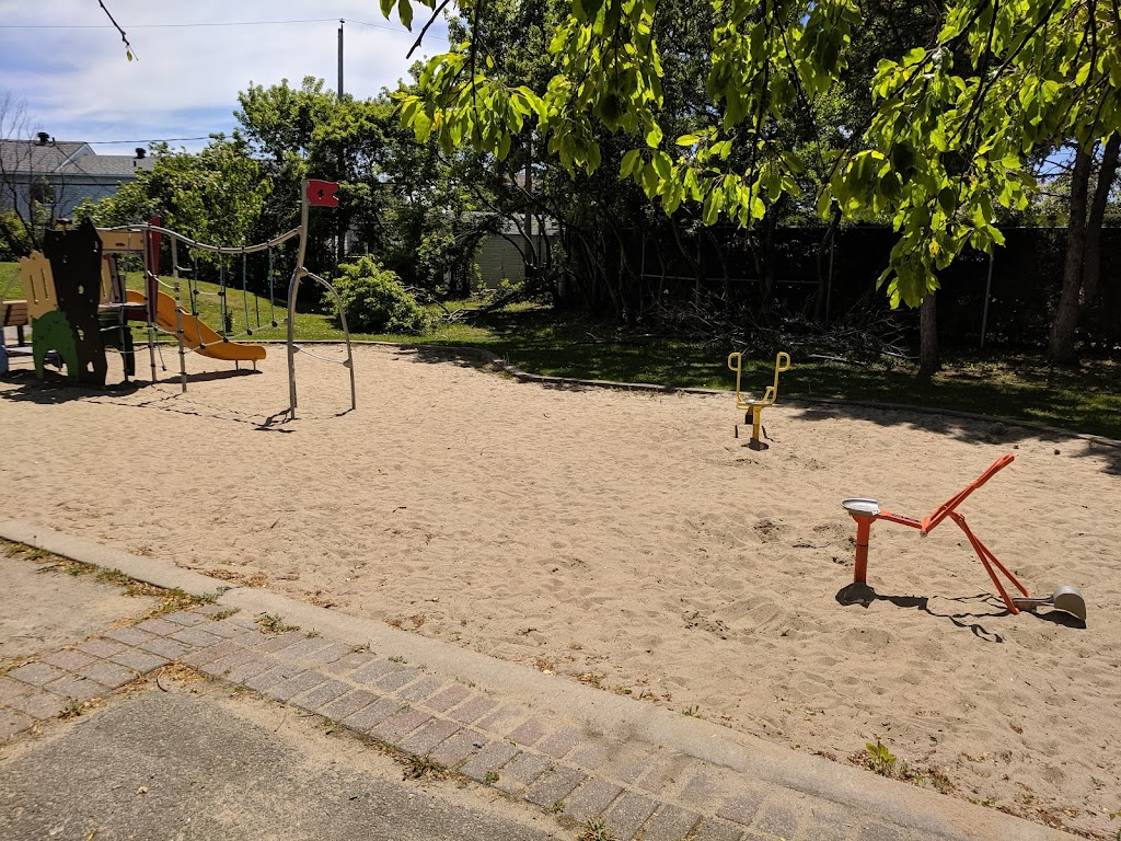 Centre de la Petite Enfance Harmonie Soleil | 2400 Av. de la Volière, Laval, QC H7L 4B6, Canada | Phone: (450) 963-2519
