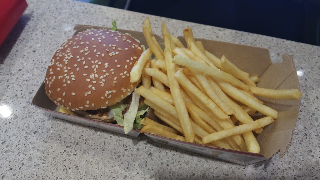 McDonalds | 300 Taylor Rd, Niagara-on-the-Lake, ON L0S 1J0, Canada | Phone: (905) 685-8371