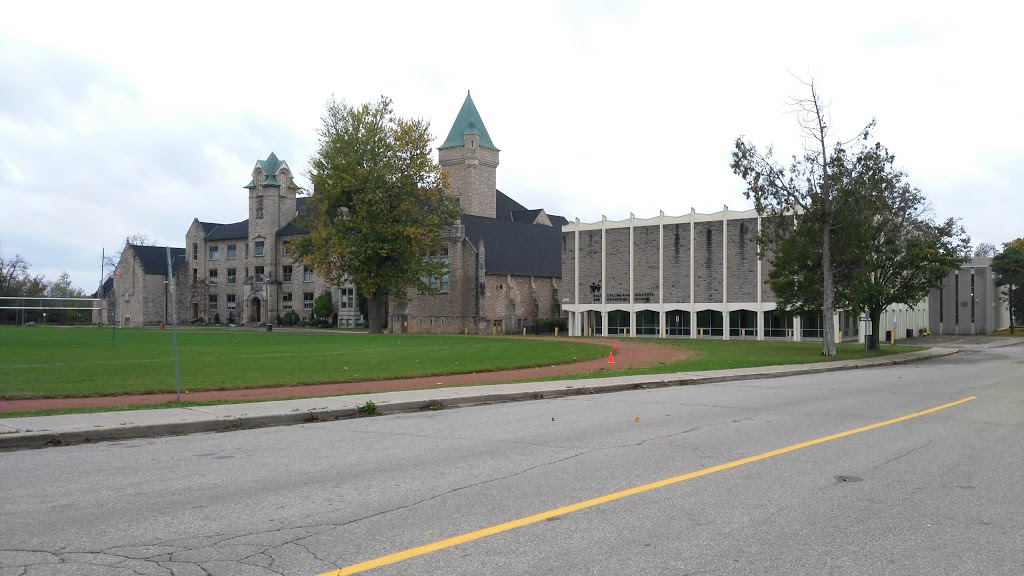 Galt Collegiate Institute | 200 Water St N, Cambridge, ON N1R 6V2, Canada | Phone: (519) 623-3600