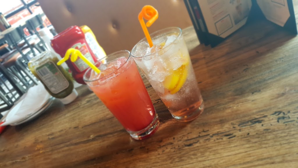 Kelseys Original Roadhouse | 124 Woodlawn Rd W, Guelph, ON N1H 1B2, Canada | Phone: (519) 826-0120