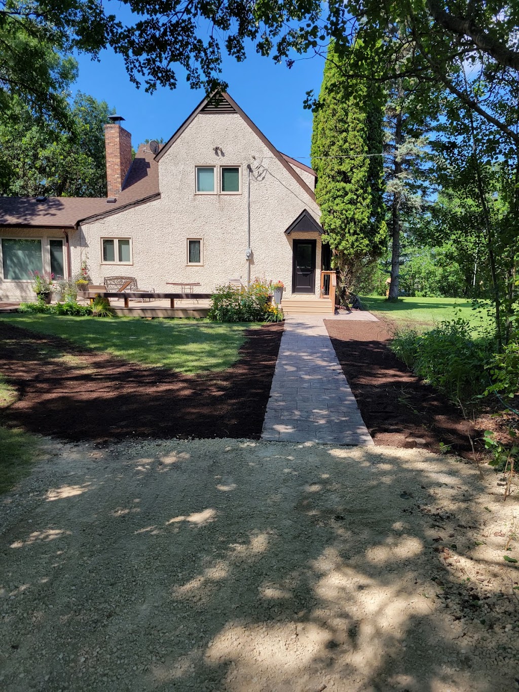 Gittins Landscaping | 33 Courage Pl, Winnipeg, MB R3X 1W6, Canada | Phone: (204) 471-3487