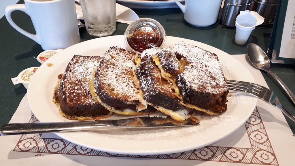 MacPhersons Restaurant | 8512 Lakeshore Rd, Thedford, ON N0M 2N0, Canada | Phone: (519) 243-2990