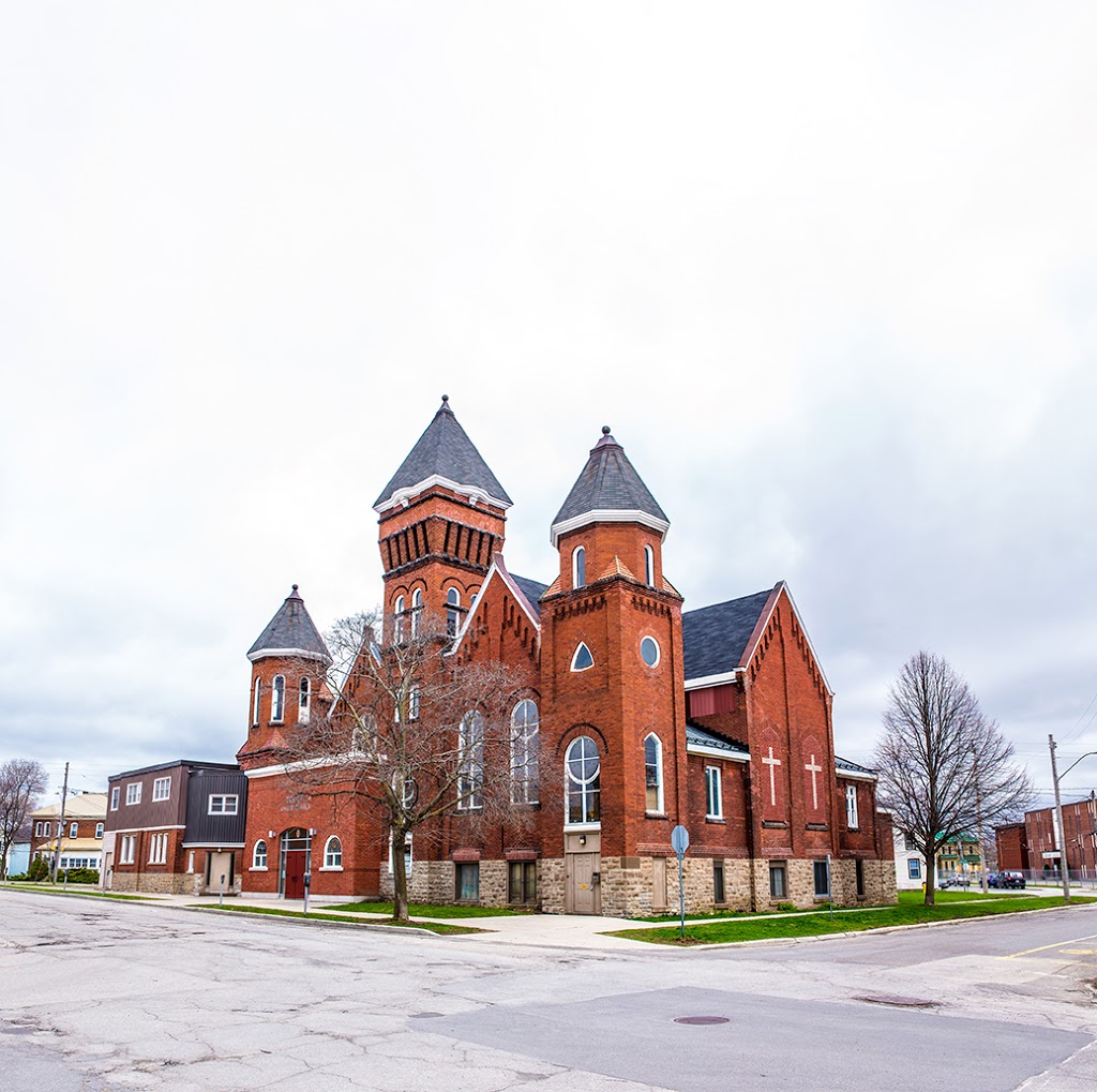 Trinity United Church of Canada | 41 Market St N, Smiths Falls, ON K7A 2E7, Canada | Phone: (613) 283-4444