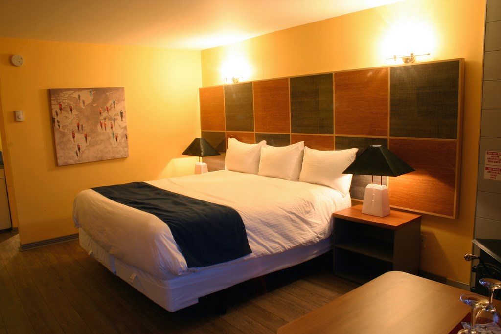 Motel des Pentes et Suites | 12 Av. Lanning, Saint-Sauveur, QC J0R 1R6, Canada | Phone: (450) 227-5351