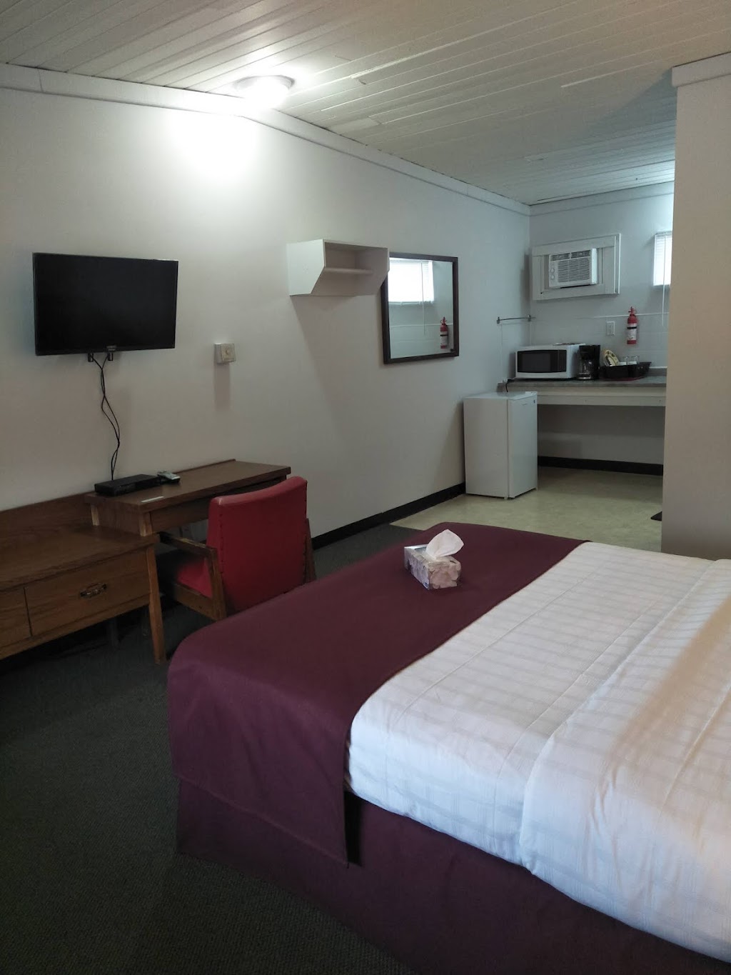 Sundowner Motel | 1085 Trans-Canada Hwy, Cache Creek, BC V0K 1H0, Canada | Phone: (250) 457-6216