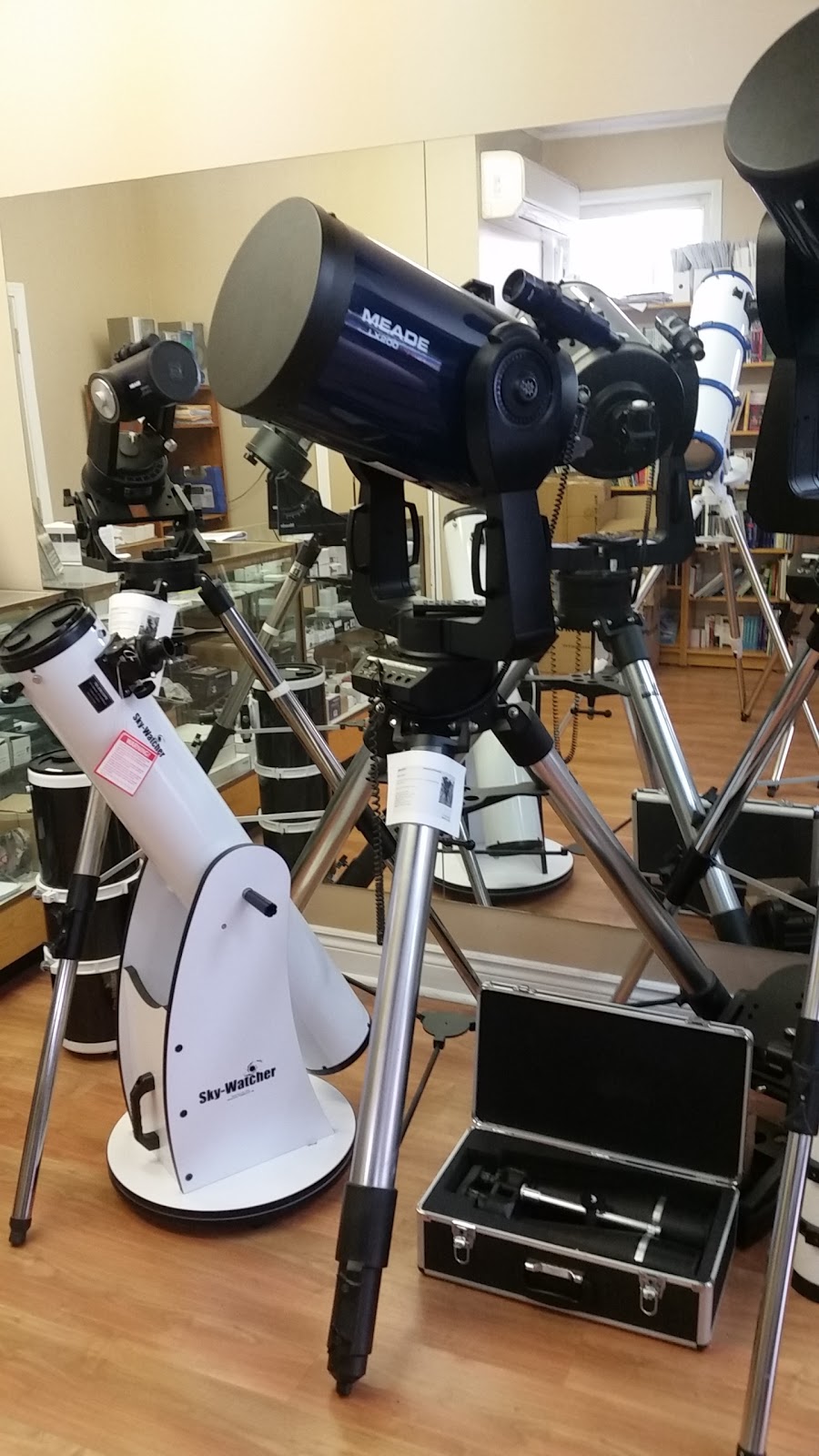 Astronomie Plus | 373 Rue de Gentilly O, Longueuil, QC J4H 1Z9, Canada | Phone: (450) 463-5072