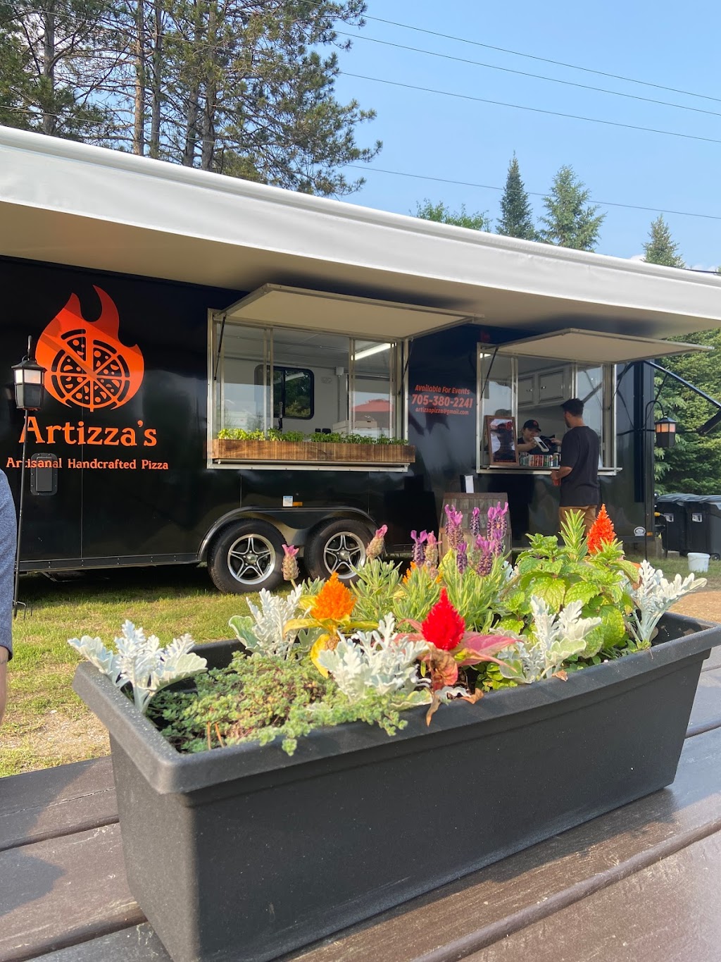 Artizzas | 100 trailer park drive, Huntsville, ON P1H 2J4, Canada | Phone: (705) 380-2241