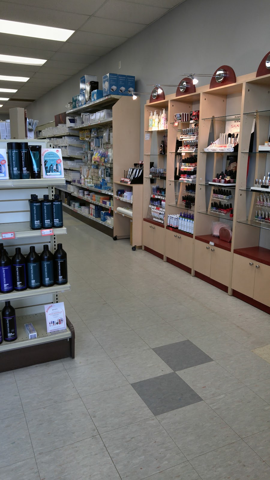 Beauté Star (Star Bédard) | 717 Chem. du Pont Taché, Alma, QC G8B 5B7, Canada | Phone: (418) 668-5858