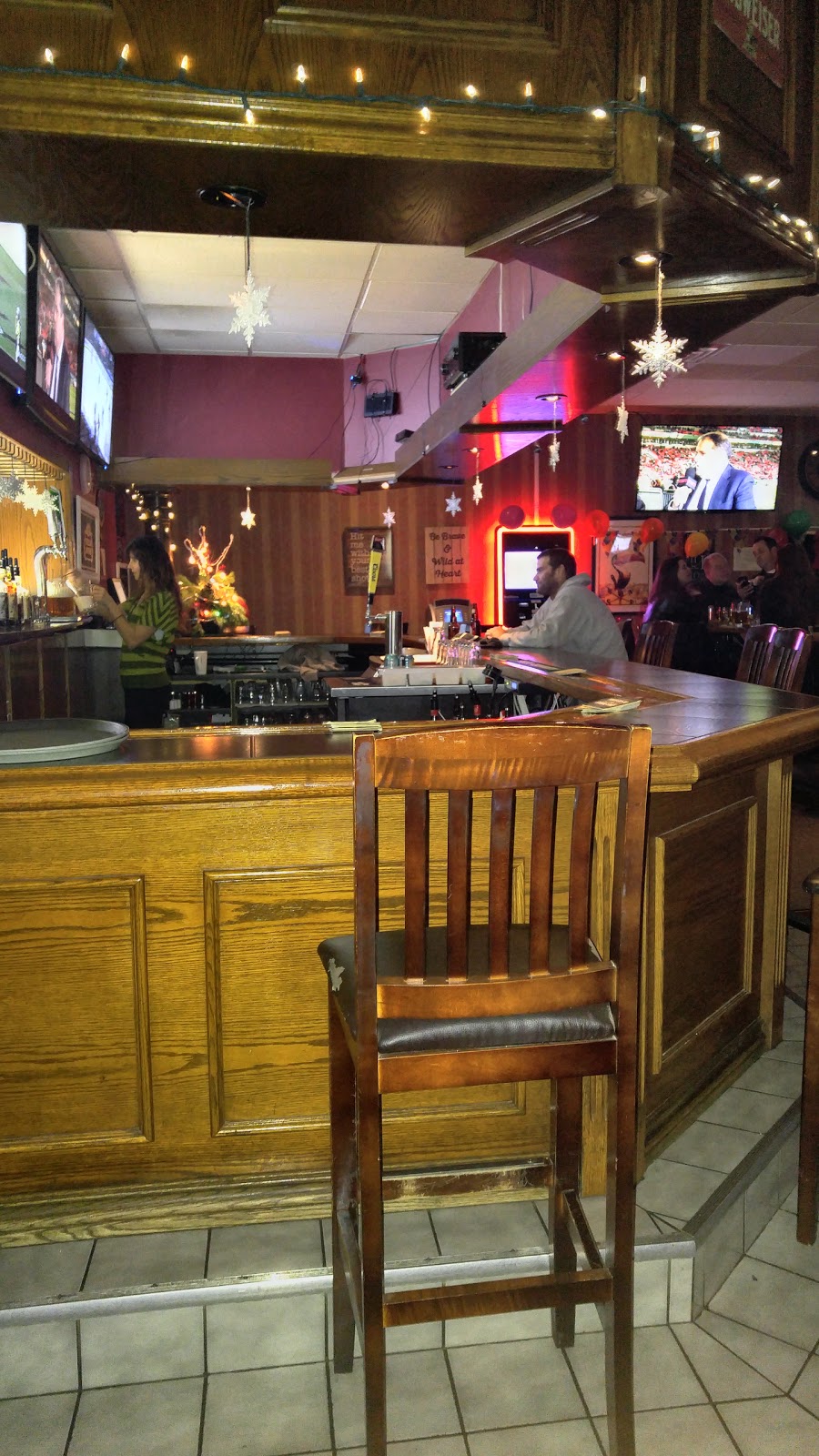 Glendale Pub | 625 Greenhill Ave, Hamilton, ON L8K, Canada | Phone: (905) 560-4782