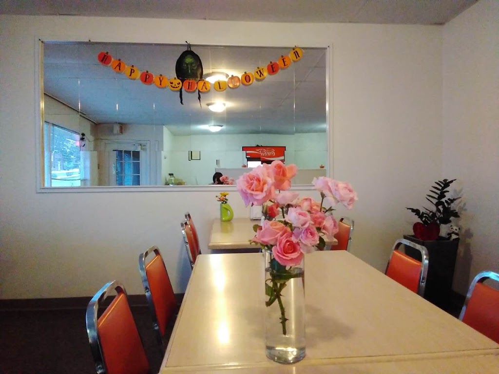 Bentley Rose Family Restaurant | 4938 50 Ave, Bentley, AB T0C 0J0, Canada | Phone: (403) 748-4335
