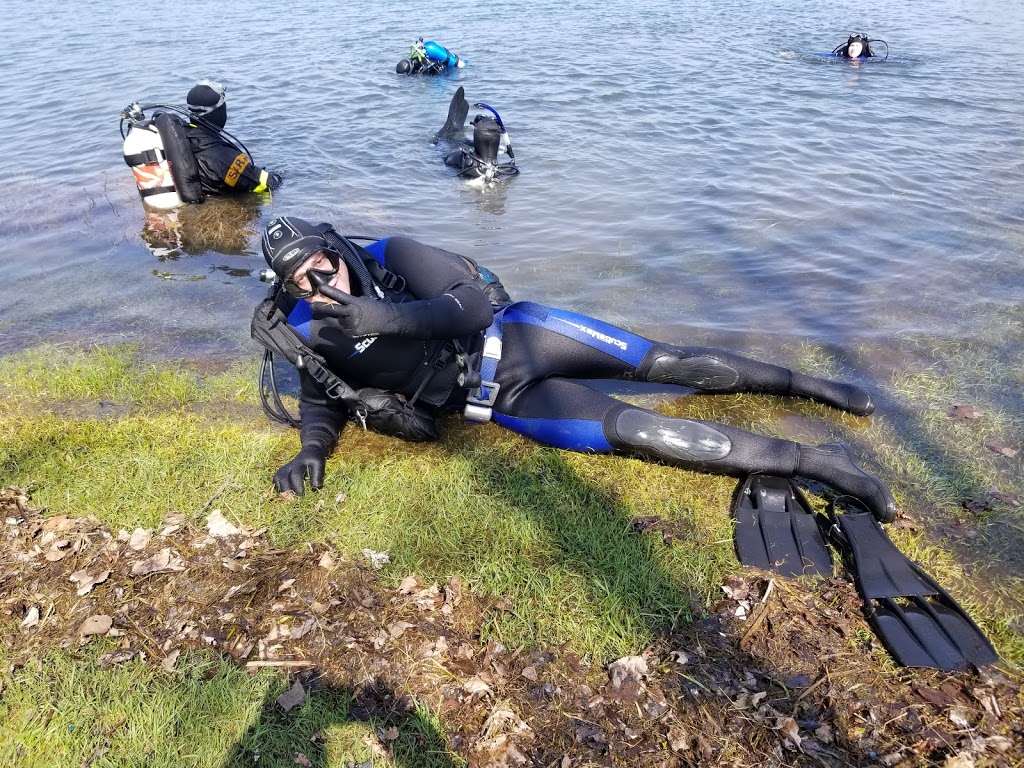 Marlins Scuba Inc | 2127 Country Club Dr, Burlington, ON L7M 4A6, Canada | Phone: (905) 870-3695