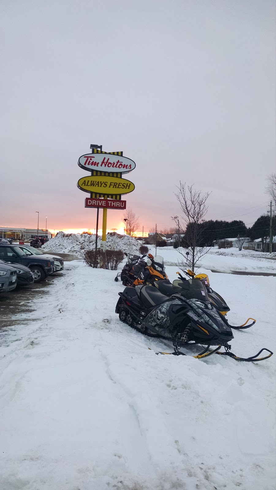 Tim Hortons | 11 Robinson Ln, Pembroke, ON K8A 0A5, Canada | Phone: (613) 732-8888