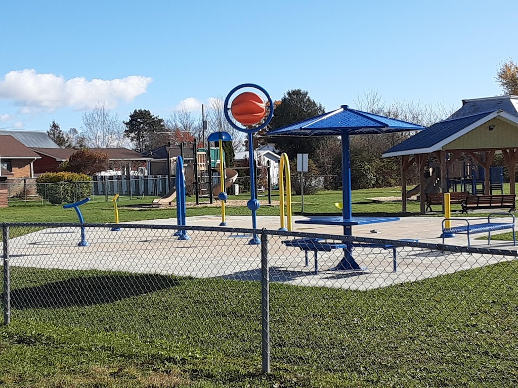 Stafford Park | 641 3rd Ave S, Pembroke, ON K8A 7A5, Canada | Phone: (613) 735-7979