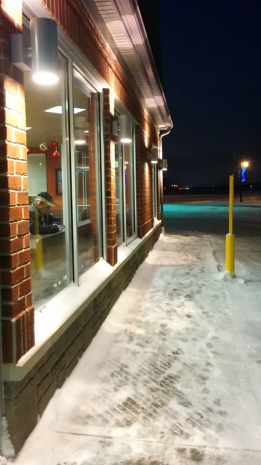 Tim Hortons | 801 Boulevard Laurier, McMasterville, QC J3G 0K5, Canada | Phone: (450) 446-6882