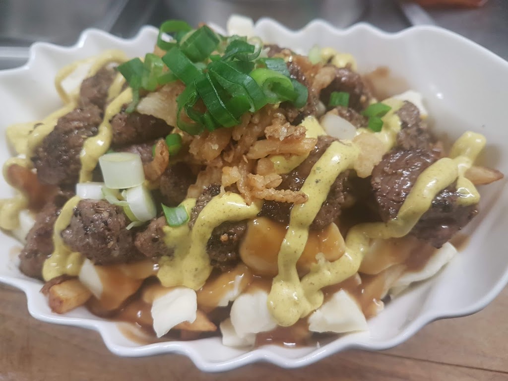 Le Carnivore Foodtruck Traiteur | 720 Rang St Joseph, Saint-Adelphe, QC G0X 2G0, Canada | Phone: (819) 448-7678