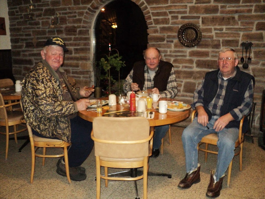 Caseys Restaurant | 79 Clovelly Cove, Port Bolster, ON L0E 1E0, Canada | Phone: (705) 437-1560