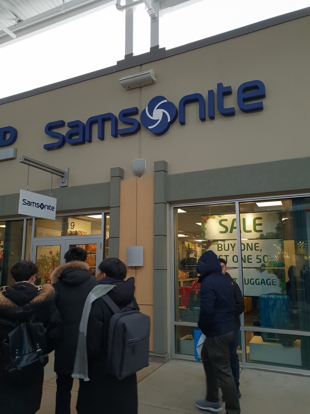 samsonite toronto premium outlet