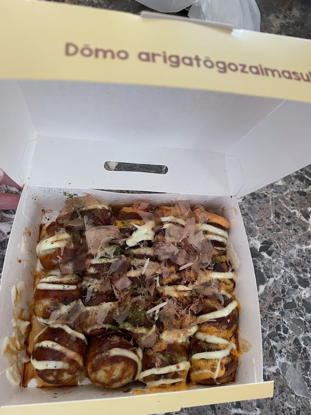 Beshiestakoyumms | 1437 Arlington St, Winnipeg, MB R3H 0K6, Canada | Phone: (204) 691-8888