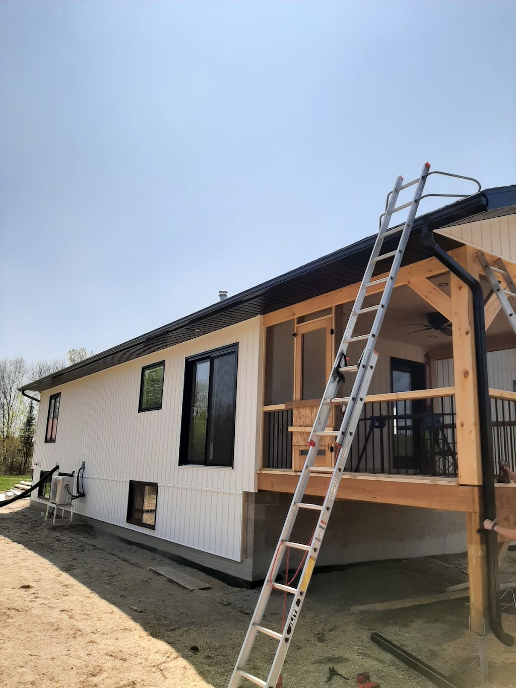 Rain Catcher Seamless Eavestrough | 360 Moffat St, Pembroke, ON K8A 3X6, Canada | Phone: (613) 732-8200