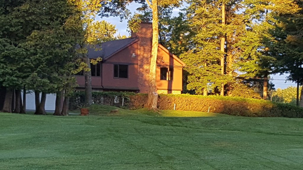 Lennoxville Golf Club | 19 Rue du Golf, Sherbrooke, QC J1M 2E6, Canada | Phone: (819) 562-4922