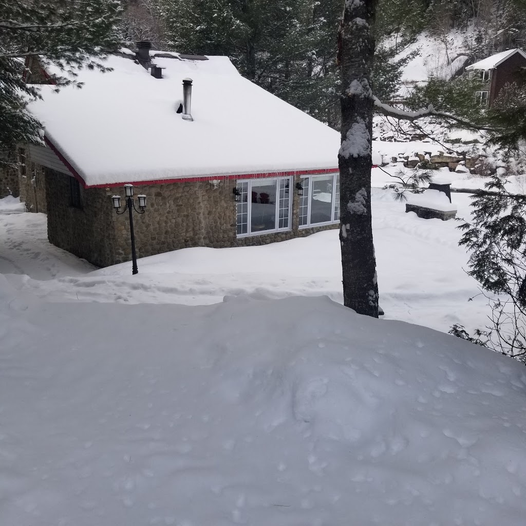 Chalet L’Autrefois | 1825 Chemin du Parc, Mandeville, QC J0K 1L0, Canada | Phone: (514) 266-7192