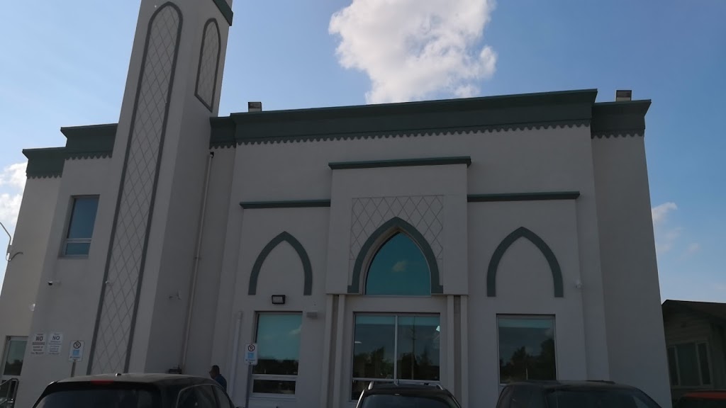 Masjid Farooq | 935 Eglinton Ave W, Mississauga, ON L5V 1R6, Canada | Phone: (905) 858-7586