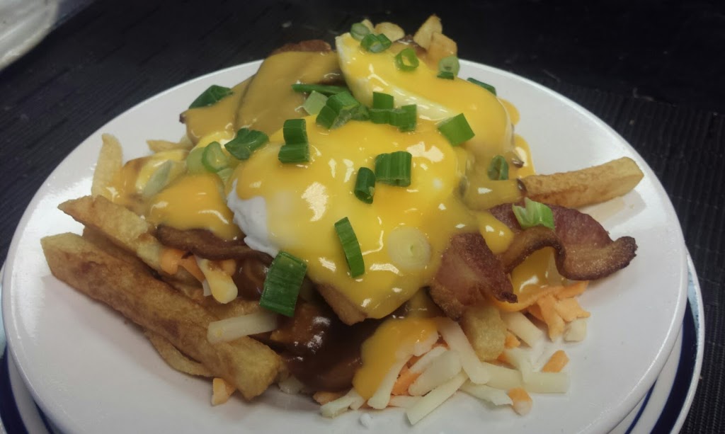 St Daves Diner | 2925 ON-35, Lindsay, ON K9V 4R4, Canada | Phone: (705) 328-9411