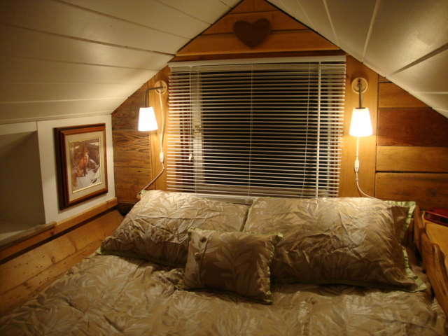 Orchard Cabin | 113 Perdue Rd, Salt Spring Island, BC V8K 2K6, Canada | Phone: (250) 537-1343