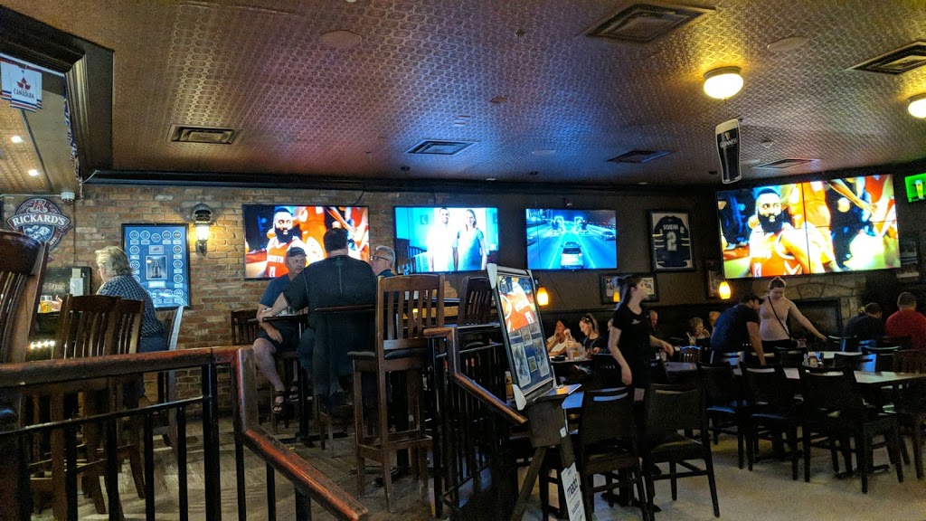 Frosty Johns Pub and Restaurant | 100 Mearns Ave, Bowmanville, ON L1C 5M3, Canada | Phone: (905) 623-6700