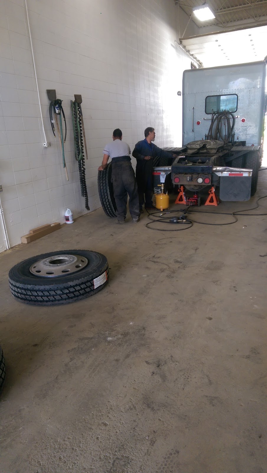 Tvisha Truck & Trailer Repair | 11902 21 St NE, Edmonton, AB T6S 1E9, Canada | Phone: (780) 701-8100