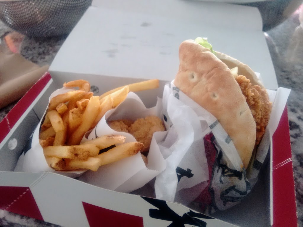 KFC | 602 Clarke Rd, Coquitlam, BC V3J 3X6, Canada | Phone: (604) 936-8422