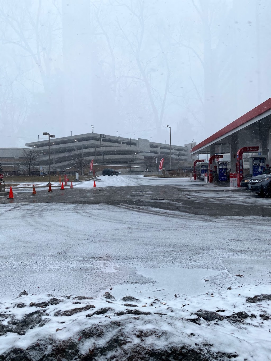 Esso | 2500 Don Mills Rd, North York, ON M2J 3B3, Canada | Phone: (416) 494-6000
