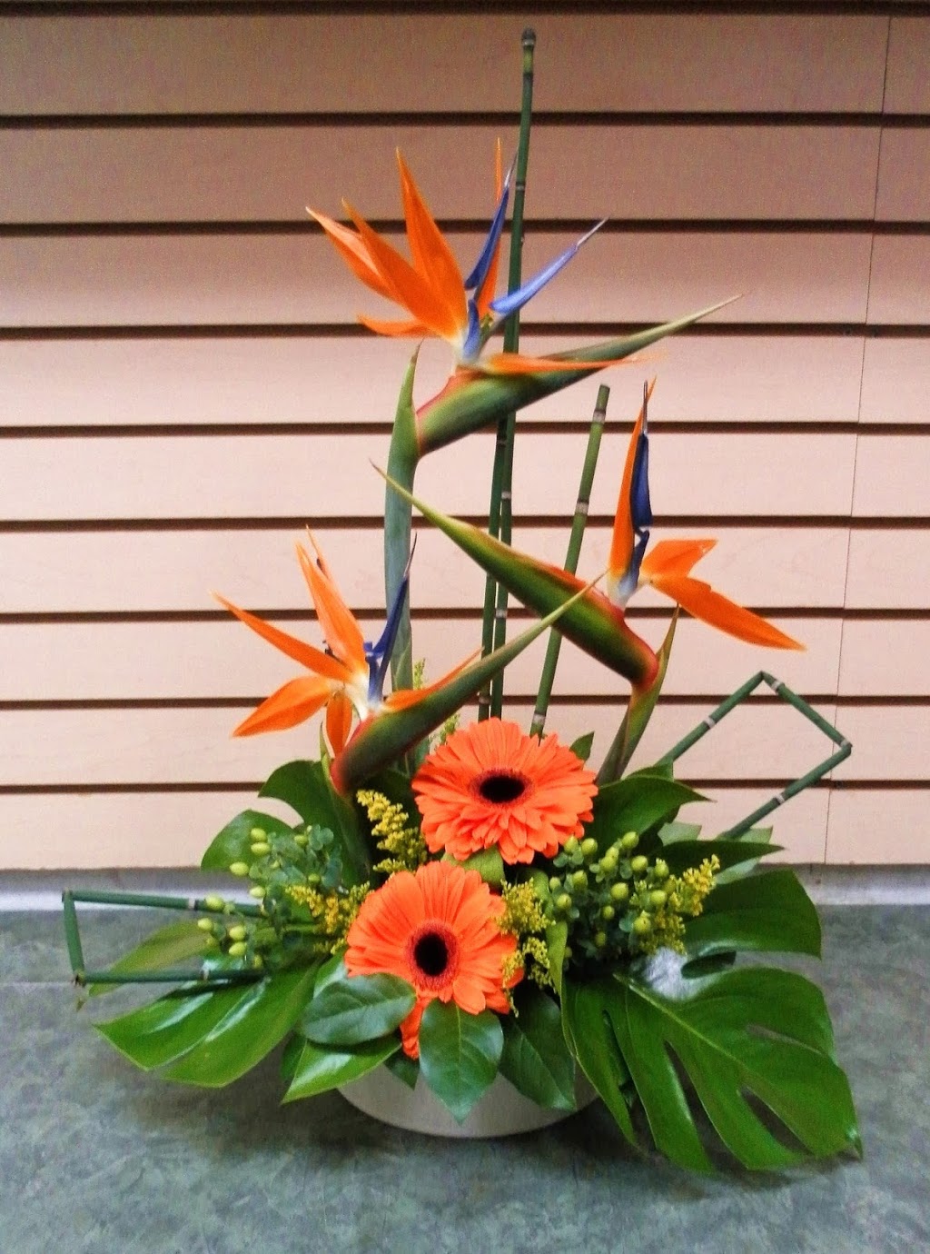 First Class Flowers | 8251 Elbow Dr SW, Calgary, AB T2V 1K6, Canada | Phone: (403) 255-2239
