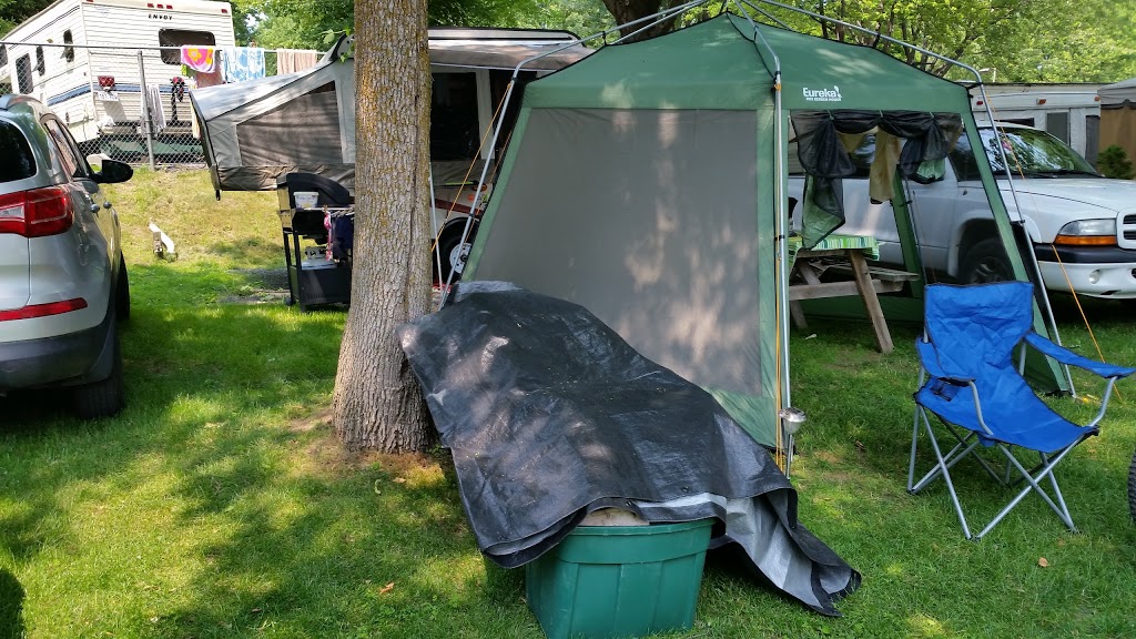 Camping Au Plateau 5 Étoiles Inc | 1770 Côte de Terrebonne, Terrebonne, QC J6Y 1E2, Canada | Phone: (450) 471-6266