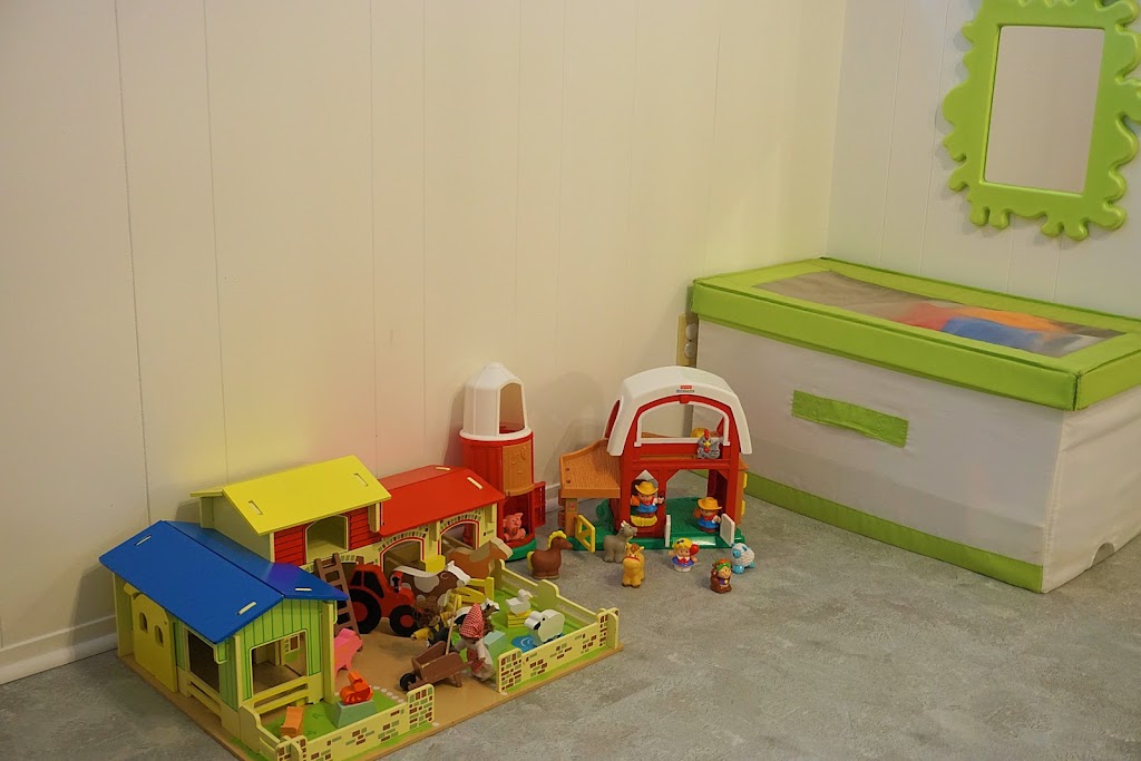 Nursery Les Petits Trésors | 10780 Rue Tolhurst, Montréal, QC H3L 3A7, Canada | Phone: (514) 383-0781