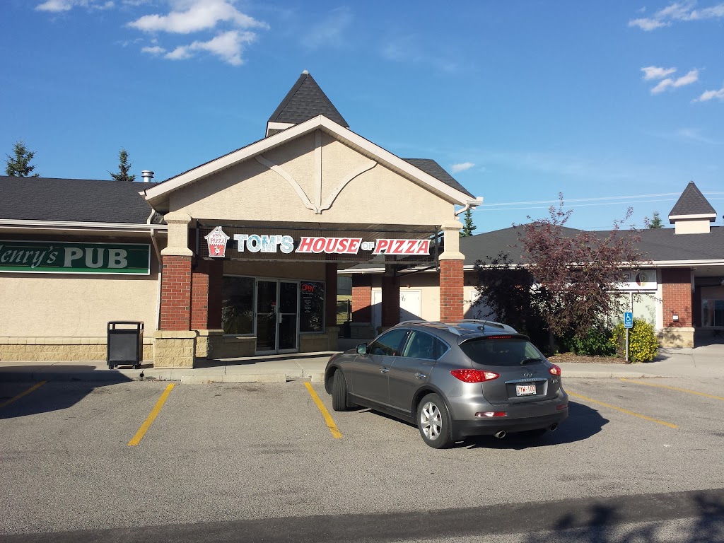 Toms House Of Pizza | 17103 James Mckevitt Rd SW, Calgary, AB T2Y 3Y4, Canada | Phone: (403) 254-4410