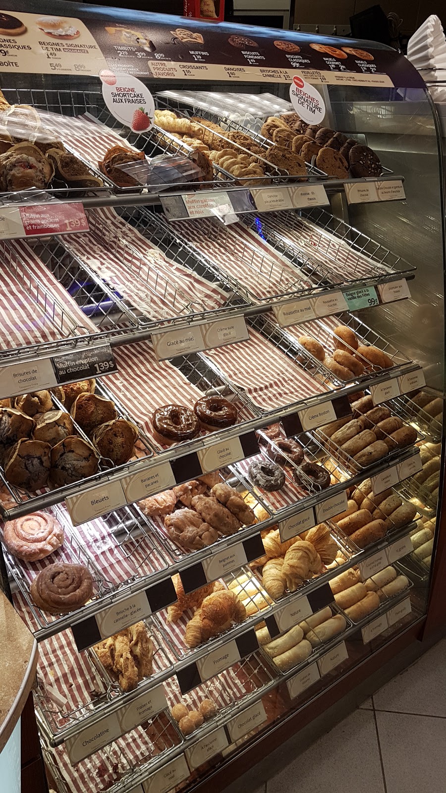 Tim Hortons | 3881 Rue Sherbrooke E, Montréal, QC H1X 2A5, Canada | Phone: (514) 251-4518