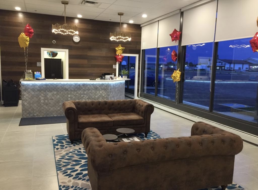 Camrose Le Chateau Hotel | 3911 48 Ave, Camrose, AB T4V 2Z1, Canada | Phone: (780) 678-4007