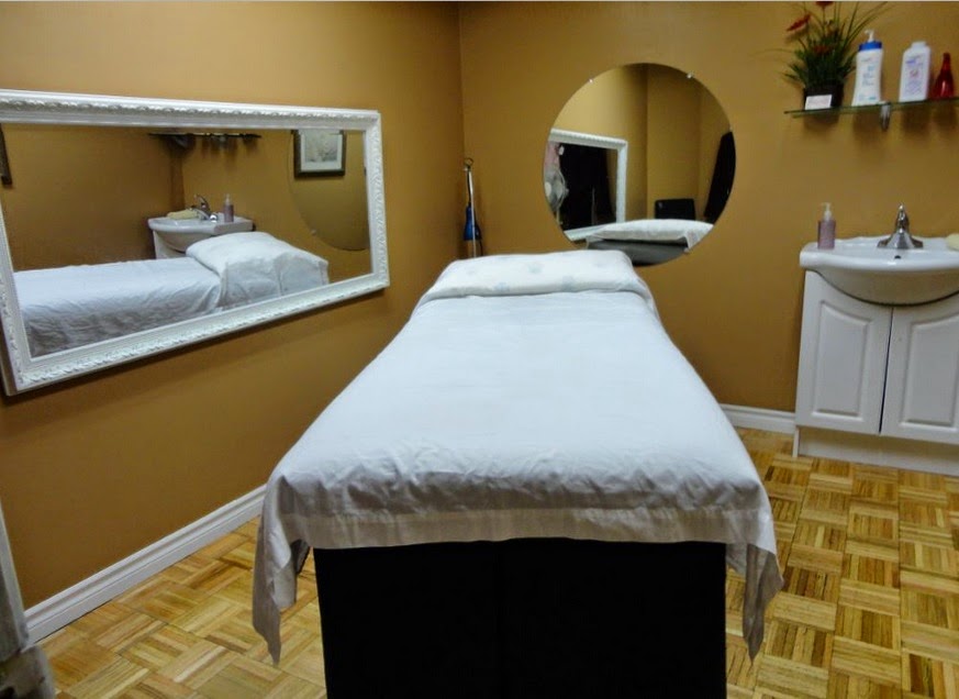 Phoenix Adult Massage Spa | health | 2271 Kingsway Dr, Kitchener, ON N2C 1A3, Canada | 5198961598 OR +1 519-896-1598