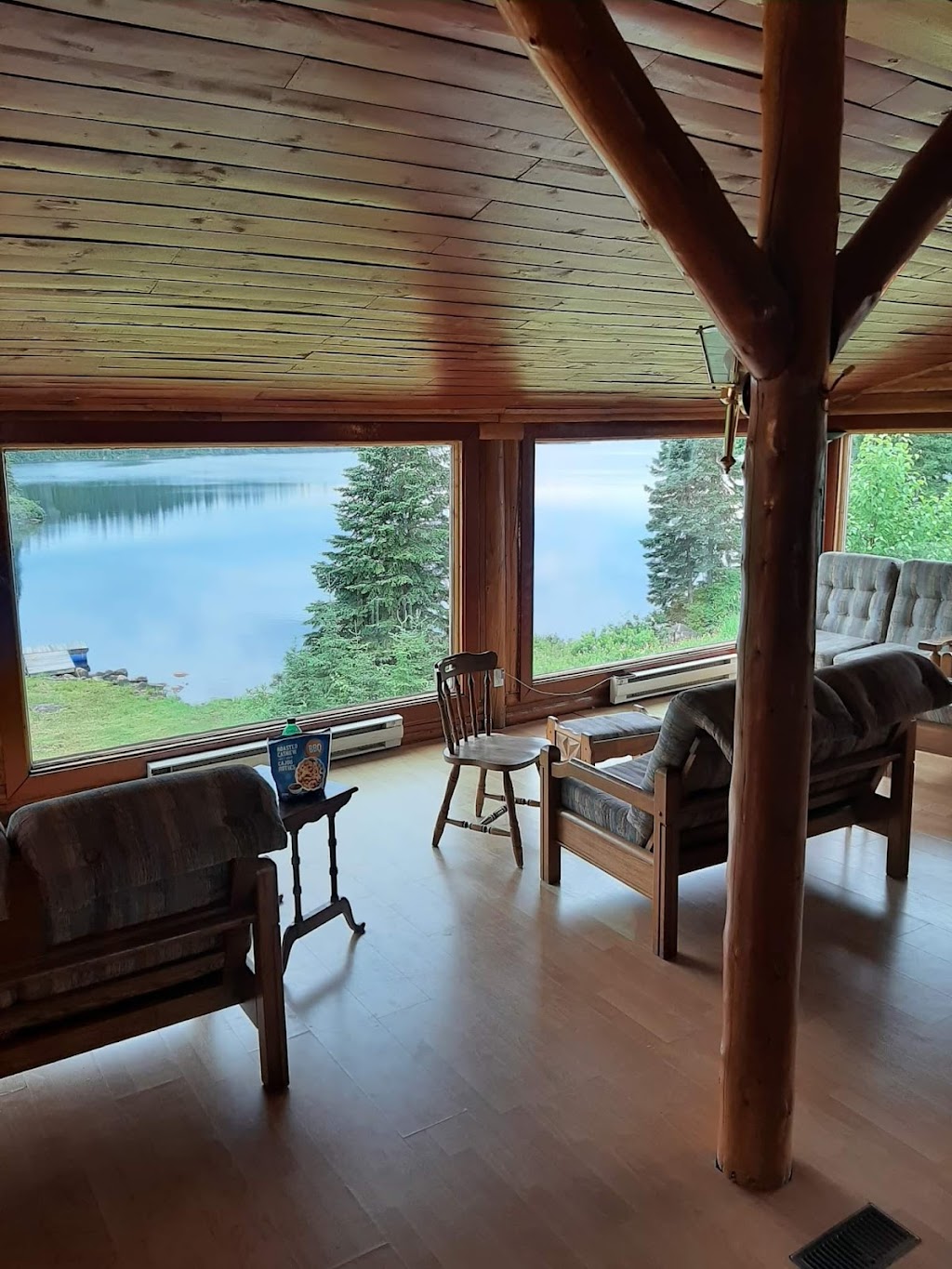 Pourvoirie du Lac Lareau | 1 chemin du lac Lareau, La Tuque, QC G0X 1R0, Canada | Phone: (514) 664-2042