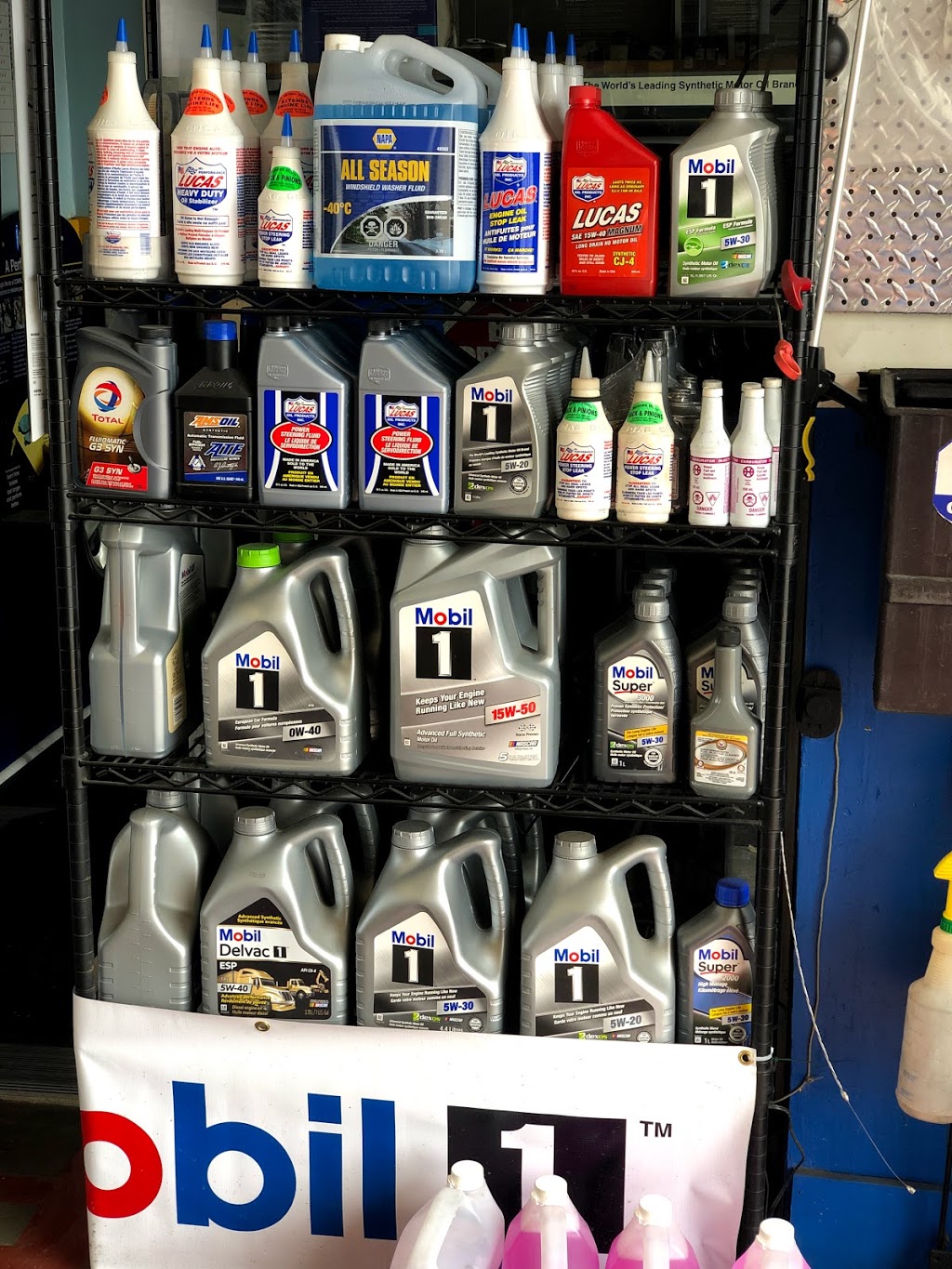 The Lube Clinic | 261 Talbot St, St Thomas, ON N5P 1B3, Canada | Phone: (519) 631-2117