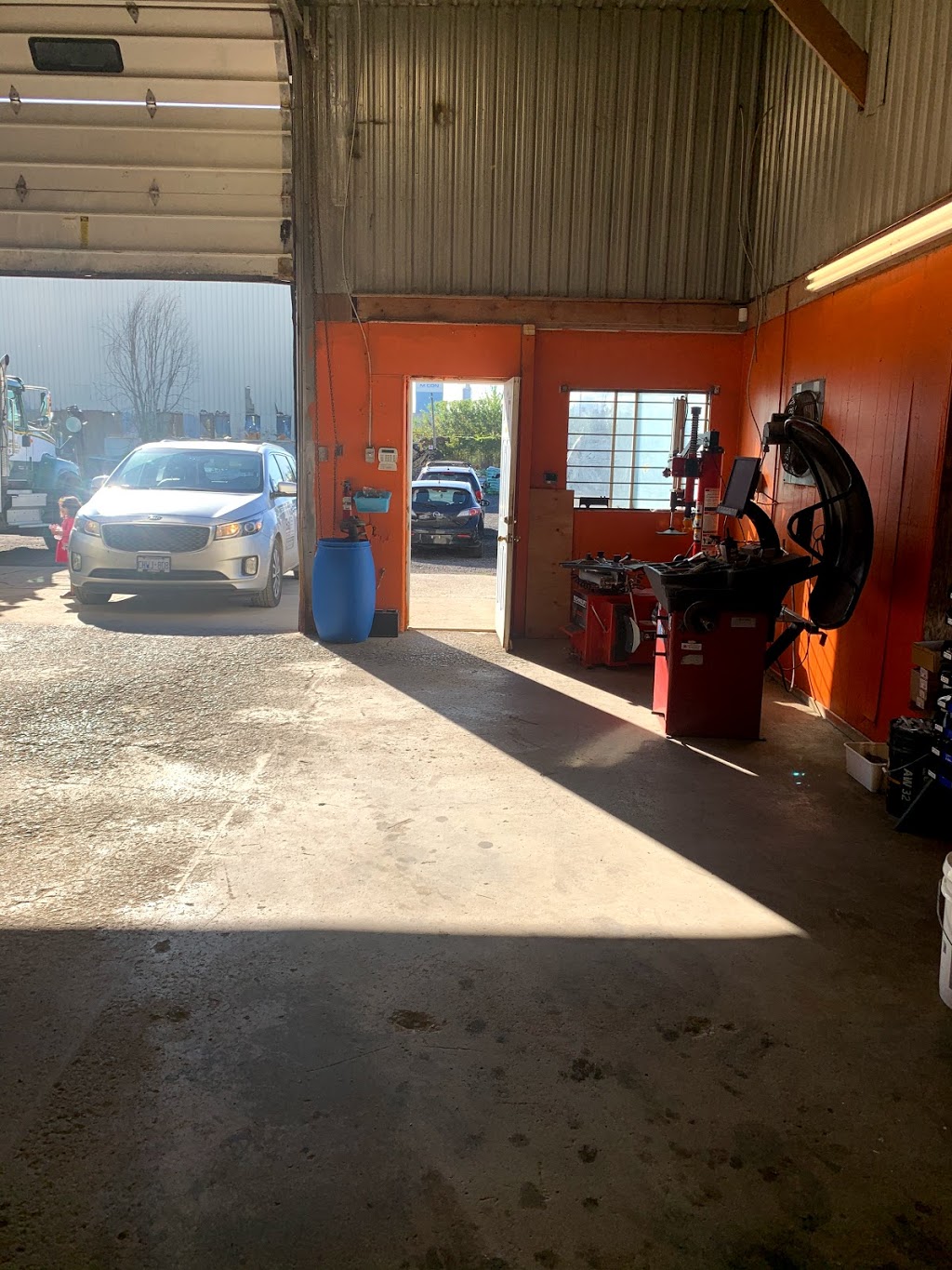 Haj rims and tires | 110 Westhunt Dr #5, Carp, ON K0A 1L0, Canada | Phone: (613) 672-2727