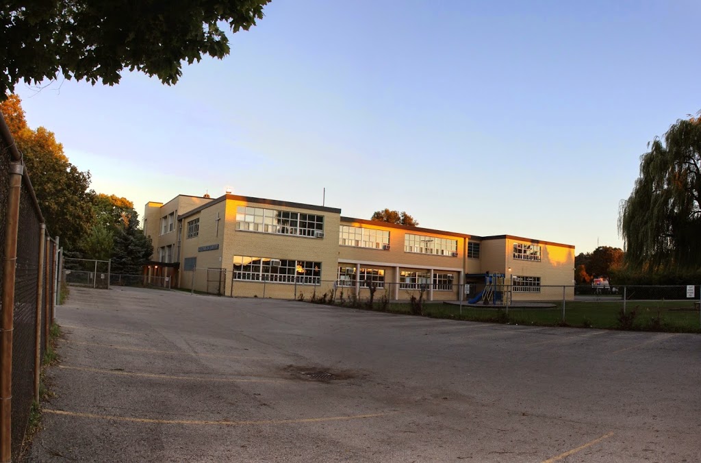 St. Francis Xavier Catholic Elementary School | 298 Hamilton Regional Rd 8, Stoney Creek, ON L8G 1E6, Canada | Phone: (905) 523-2333