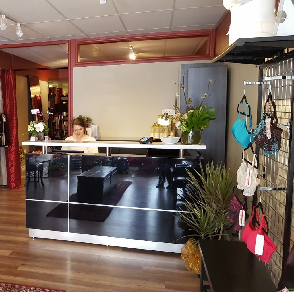 Lingerie DEBra - Pointe Claire | 325 Chemin du Bord-du-Lac, Pointe-Claire, QC H9S 4L6, Canada | Phone: (514) 505-9040