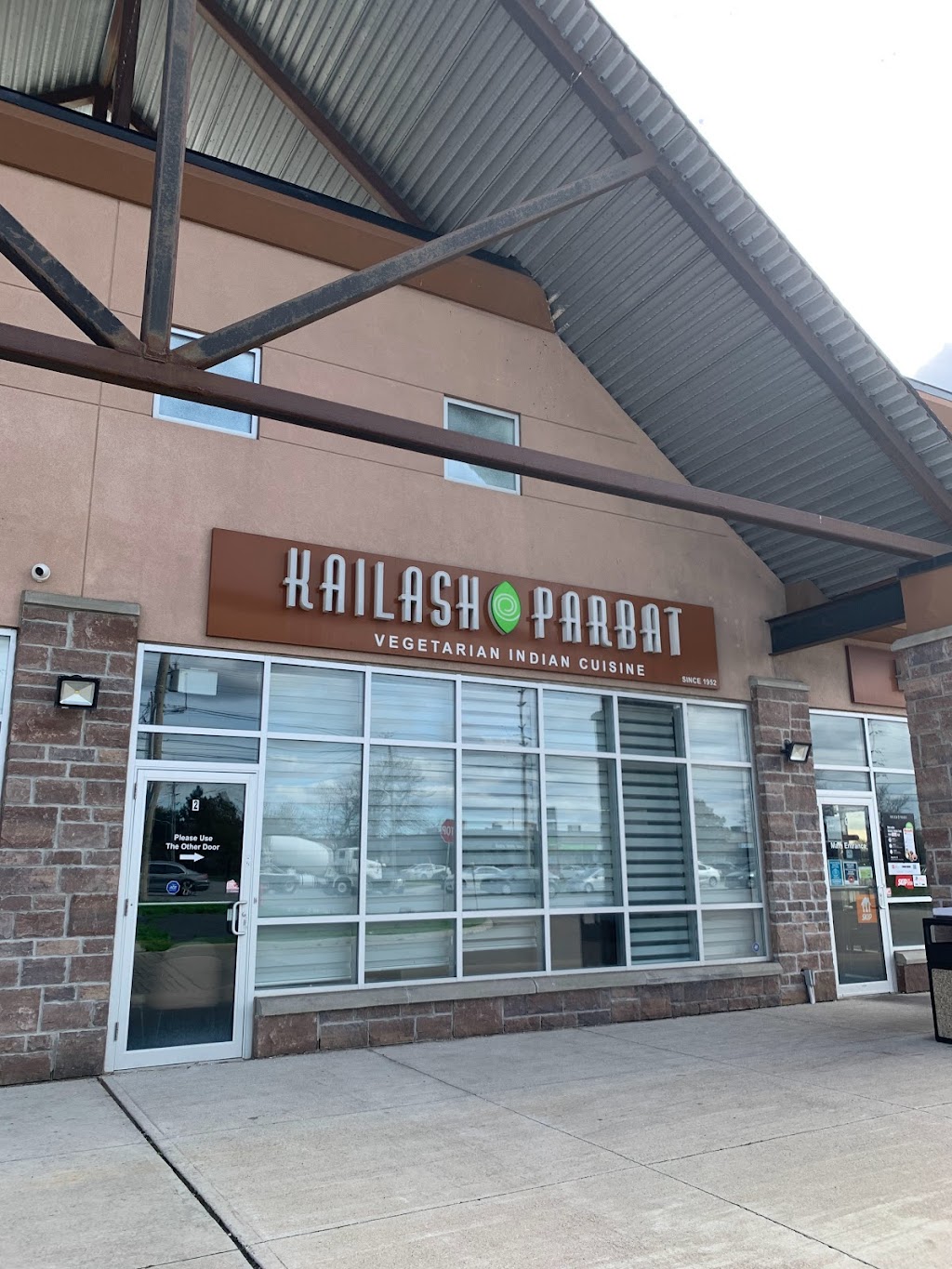 Kailash Parbat | 1200 Derry Rd E #1-2, Mississauga, ON L5T 1B6, Canada | Phone: (289) 562-0058