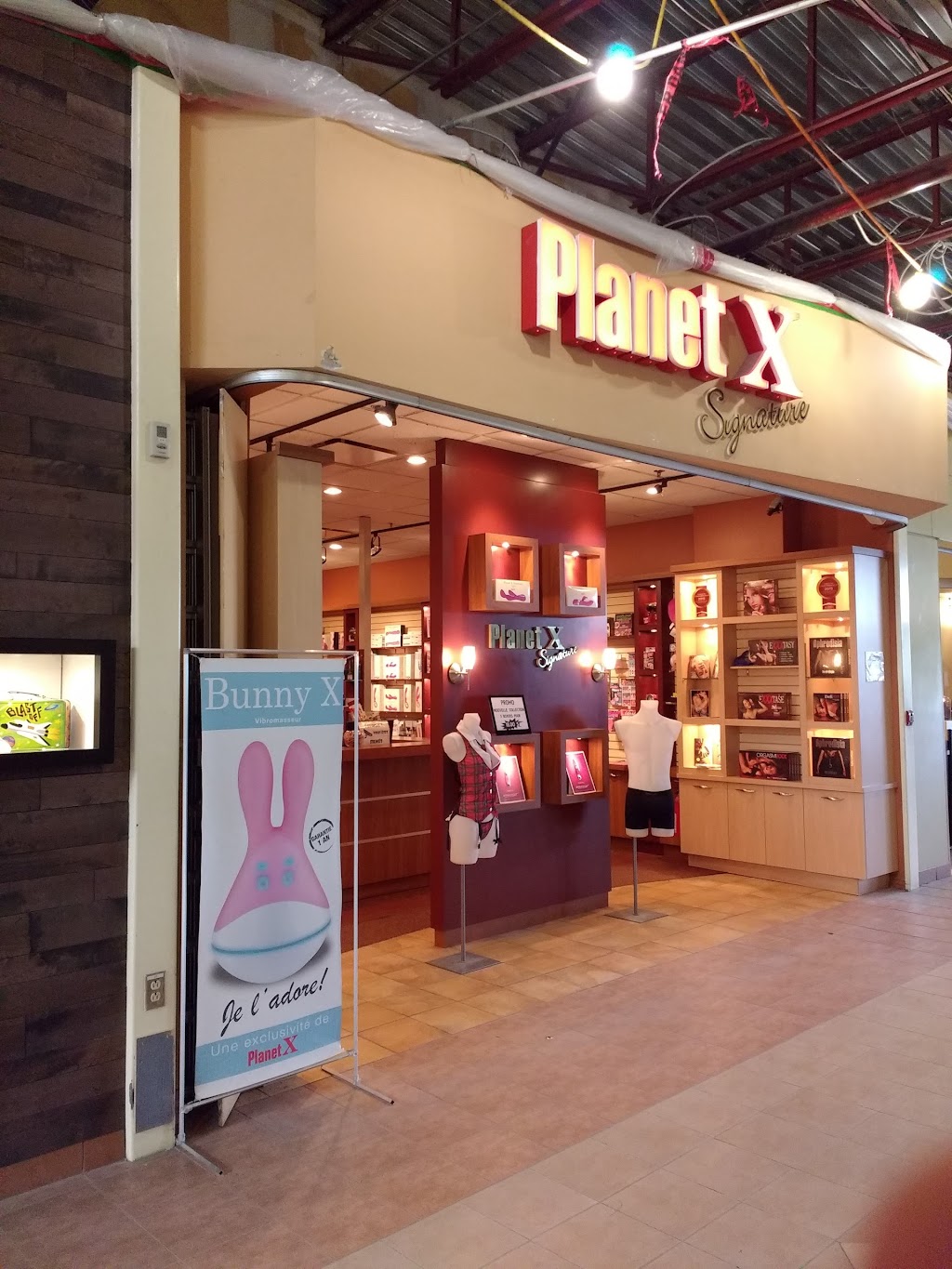 Planet X | 5401 Bd des Galeries, Québec, QC G2K 1N4, Canada | Phone: (418) 622-9102