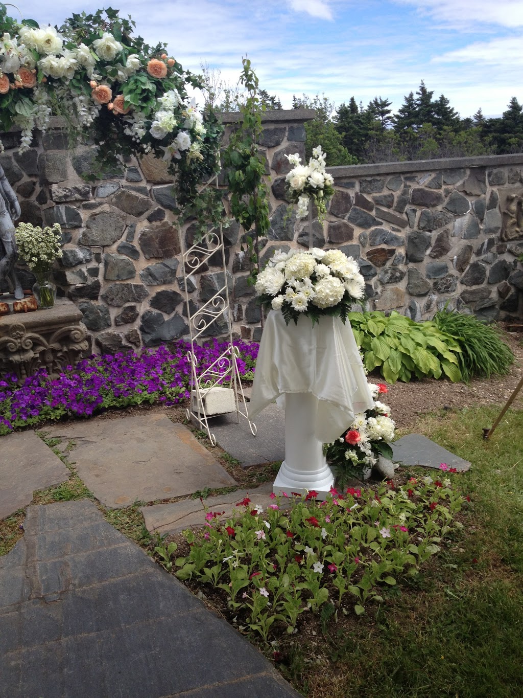 Clarke Floral Design | 518 Cranes Rd, Upper Island Cove, NL A0A 4E0, Canada | Phone: (709) 589-2908