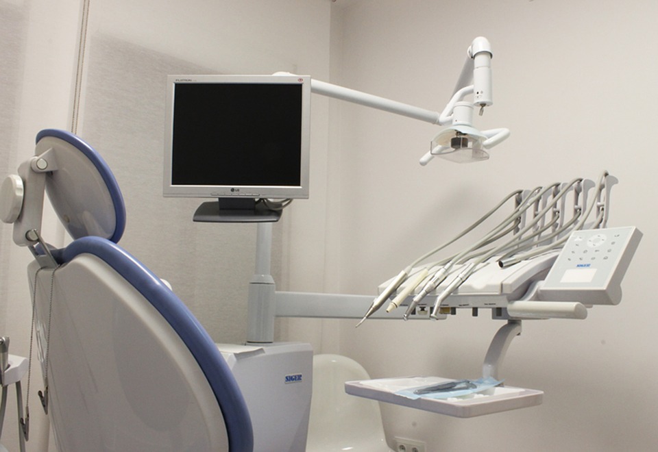 Centre de Denturologie Auprix | Denturologiste Longueuil | 780 Chem. du Coteau-Rouge, Longueuil, QC J4J 1Z3, Canada | Phone: (450) 677-9733