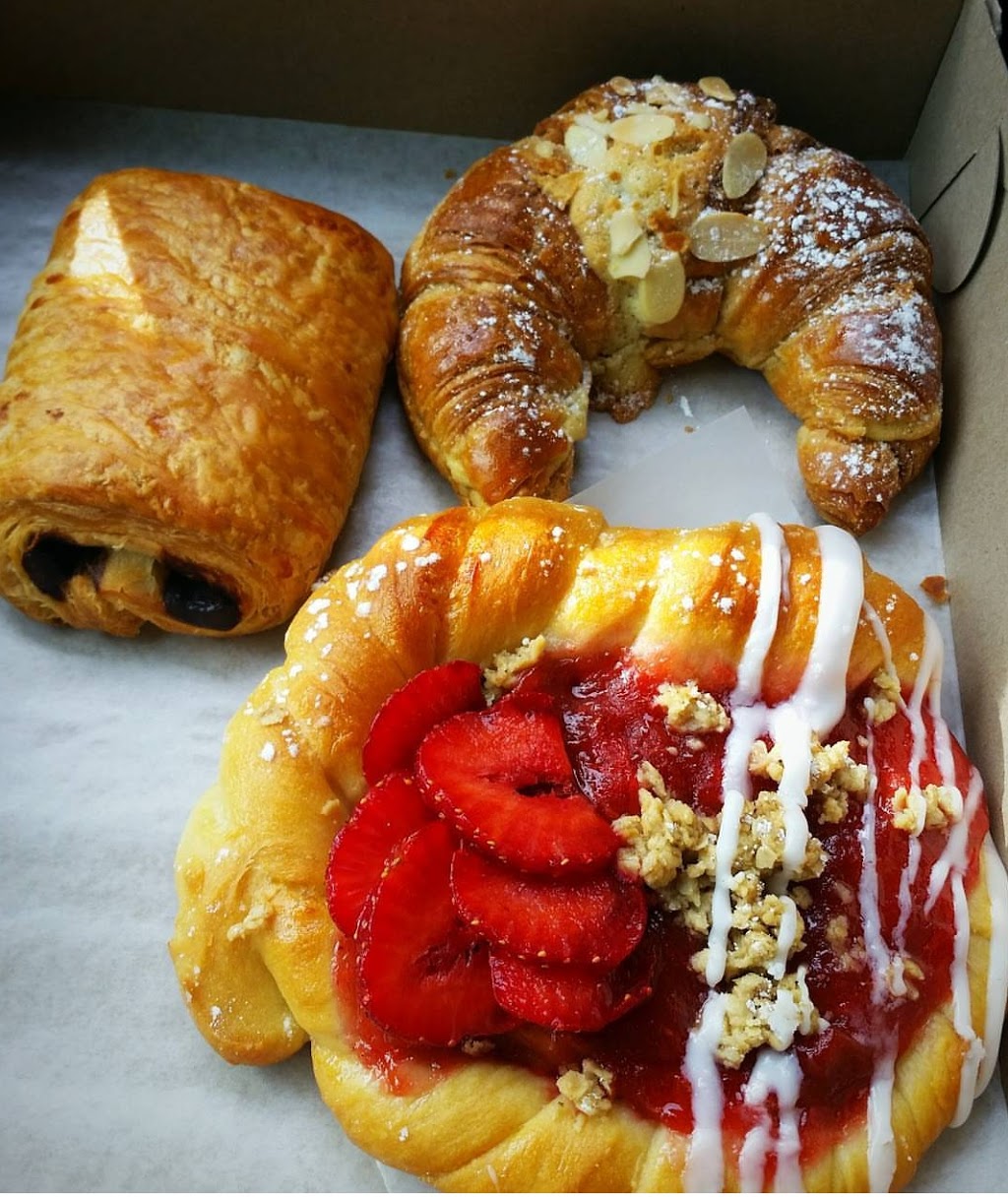 La Belle Baguette | 248 Avenue de la Cathedrale, Winnipeg, MB R2H 0H8, Canada | Phone: (204) 219-2123